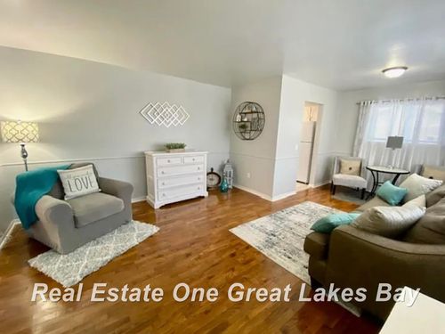 2539 Valley Dr, Saginaw, MI, 48603-3046 | Card Image