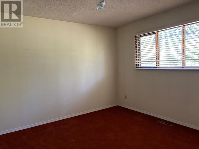 1374 Highway 3 B, House other with 5 bedrooms, 2 bathrooms and 4 parking in Montrose BC | Image 12
