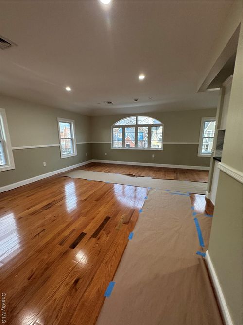 fl-2nd-118 200th St, Saint Albans, NY, 11412-3523 | Card Image