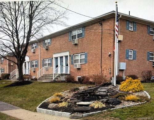 140 Meyer Oval, Pearl River, NY, 10965-2523 | Card Image