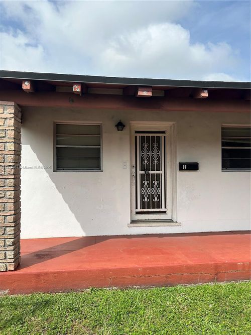 apt-9-210 Curtiss Pkwy, Miami Springs, FL, 33166-5251 | Card Image