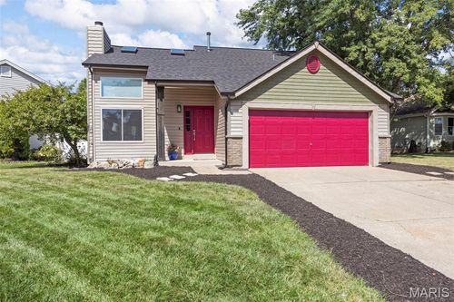 28 Kingspointe Dr, Saint Peters, MO, 63376-3679 | Card Image