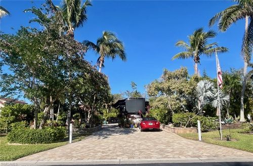 4834 Southern Breeze Dr, NAPLES, FL, 34114-9465 | Card Image