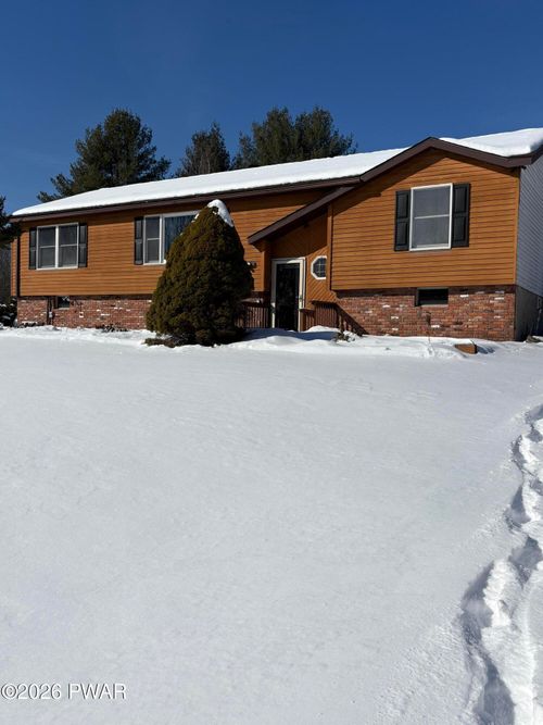 12 Stourbridge Ln, Honesdale, PA, 18431-4134 | Card Image