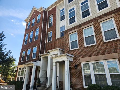 43613 Helmsdale Ter, CHANTILLY, VA, 20152-1804 | Card Image