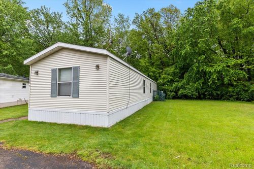 lot-207-351 N Squirrel Rd, Auburn Hills, MI, 48326-4054 | Card Image