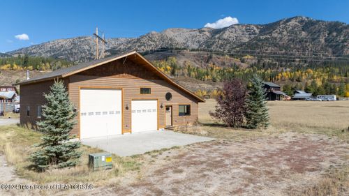98 Chalet Dr, Alpine, WY, 83128 | Card Image