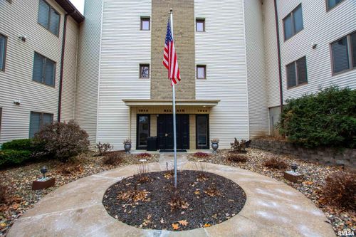 a-6-1022 Hickory Hills Court, Clinton, IA, 52732 | Card Image