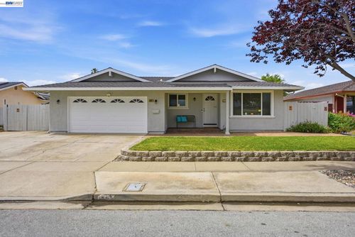 6387 Narcissus Ave, Newark, CA, 94560-4506 | Card Image