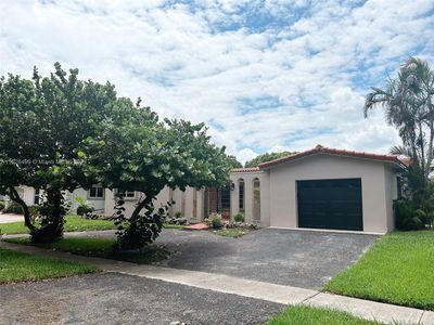 610 Nw 93rd Ter, House other with 3 bedrooms, 2 bathrooms and null parking in Pembroke Pines FL | Image 3