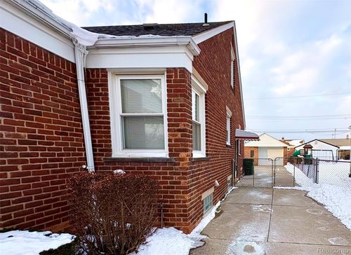 1618 Detroit Ave, Lincoln Park, MI, 48146-3217 | Card Image