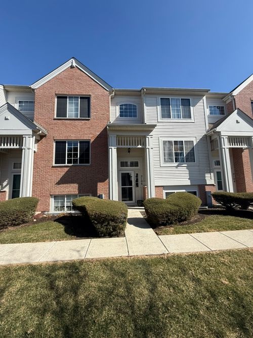 2106 Concord Dr, McHenry, IL, 60050-8345 | Card Image