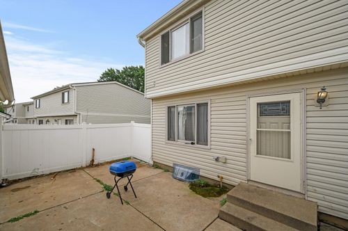 7676 Hampshire Ave N, Brooklyn Park, MN, 55428-1466 | Card Image