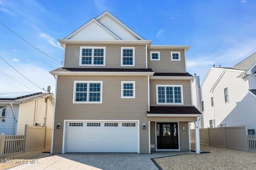 28 Commodore Dr, Brick, NJ, 08723-7608 | Card Image