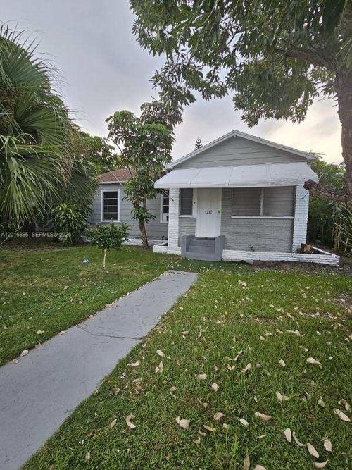 1217 N D St, Lake Worth, FL, 33460-2058 | Card Image