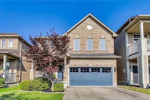 74 Bradley Ave, Binbrook, ON, L0R1C0 | Card Image