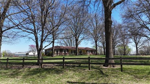 5460 W 175th St, Stilwell, KS, 66085-8731 | Card Image