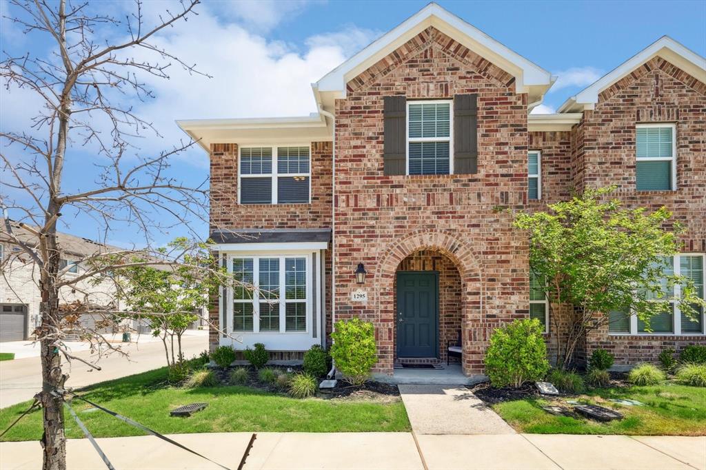 Lamar Dr, Lewisville, TX 75077