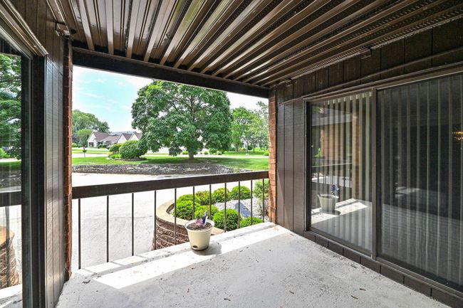 110 - 5200 S Tuckaway Boulevard, Condo with 2 bedrooms, 2 bathrooms and null parking in Greenfield WI | Image 19