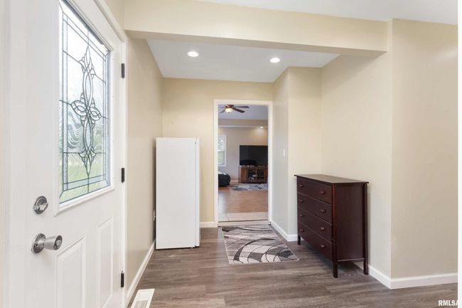 8326 Knoxville Rd, House other with 3 bedrooms, 2 bathrooms and null parking in Milan IL | Image 4