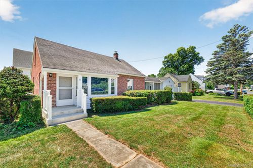 32 Merilina Ave, Kingston, NY, 12401-4208 | Card Image