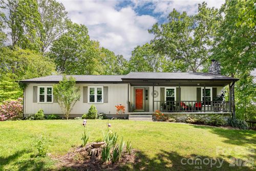 230 Foxwood Dr, Hendersonville, NC, 28791-8522 | Card Image
