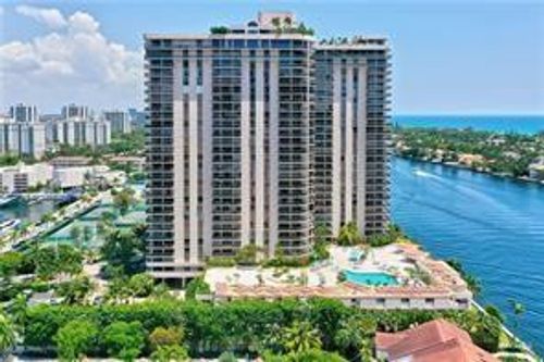 apt-4d-19667 Turnberry Way, Aventura, FL, 33180-2508 | Card Image