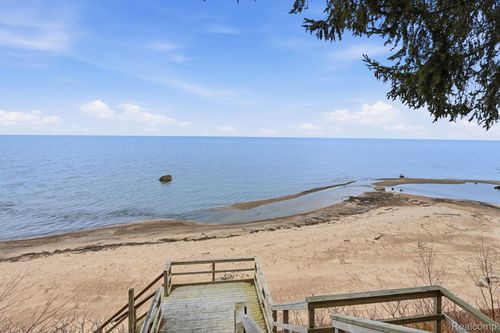 5436 Lakeshore Rd, Deckerville, MI, 48427-9629 | Card Image