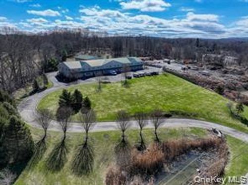 72 Airport Dr, Wappingers Falls, NY, 12590-6183 | Card Image