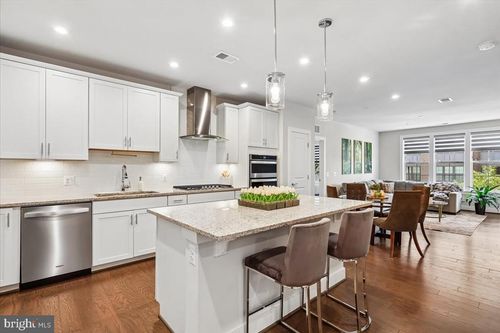 203-2319 Field Point Rd, OAK HILL, VA, 20171-6454 | Card Image