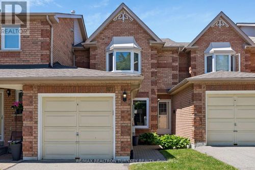 877 Playter Cres, Newmarket, ON, L3X1W8 | Card Image