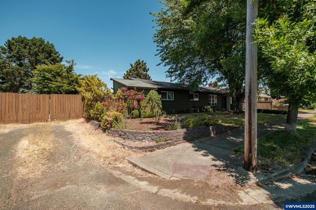 409 28 Th Ave Se, House other with 3 bedrooms, 2 bathrooms and null parking in Albany OR | Image 4