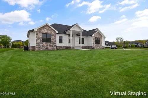 3760 Turtle Creek Dr, Perrysburg, OH, 43551-7509 | Card Image