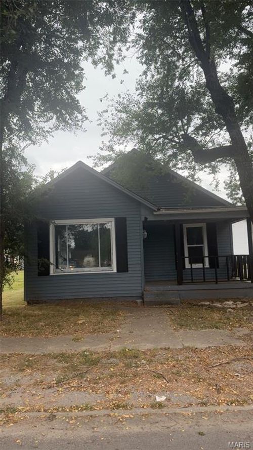 733 Matthews Ave, Sikeston, MO, 63801-3260 | Card Image