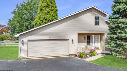1426 Palace Dr, Morgantown, WV, 26508-9184 | Card Image