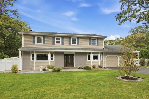 6 Stuyvesant Circle W, Brookhaven, NY, 11733 | Card Image