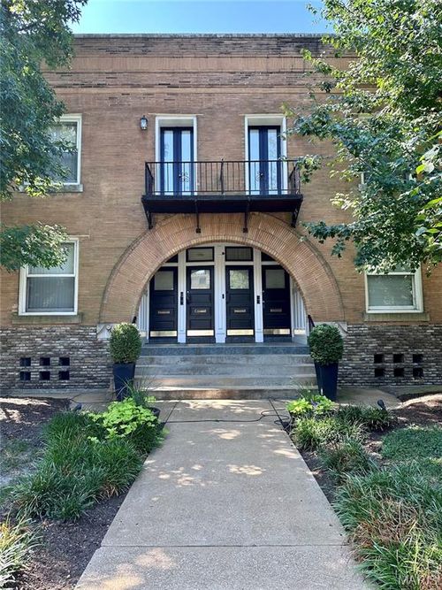 a-4360 Maryland Ave, Saint Louis, MO, 63108-2704 | Card Image