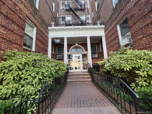 apt-b5-11406 Queens Blvd, Forest Hills, NY, 11375-7009 | Card Image