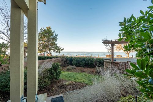 105-5160 Davis Bay Rd, Sechelt, BC, V7Z0H3 | Card Image