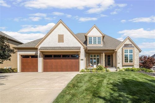 10654 W 168th Ct, Overland Park, KS, 66221-6207 | Card Image