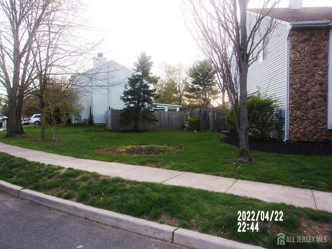 29 Jeffrey Cir, House other with 4 bedrooms, 3 bathrooms and null parking in Dayton NJ | Image 9