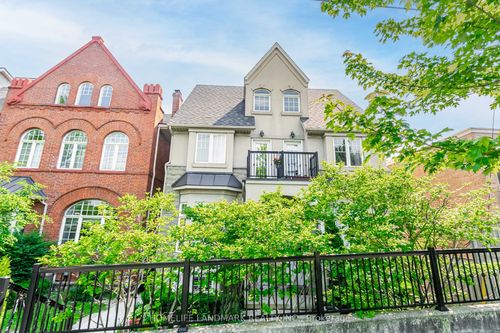 523B Royal York Rd, Etobicoke, ON, M8Y2S5 | Card Image