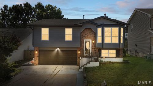 3146 5 Oaks Dr, Arnold, MO, 63010-3882 | Card Image