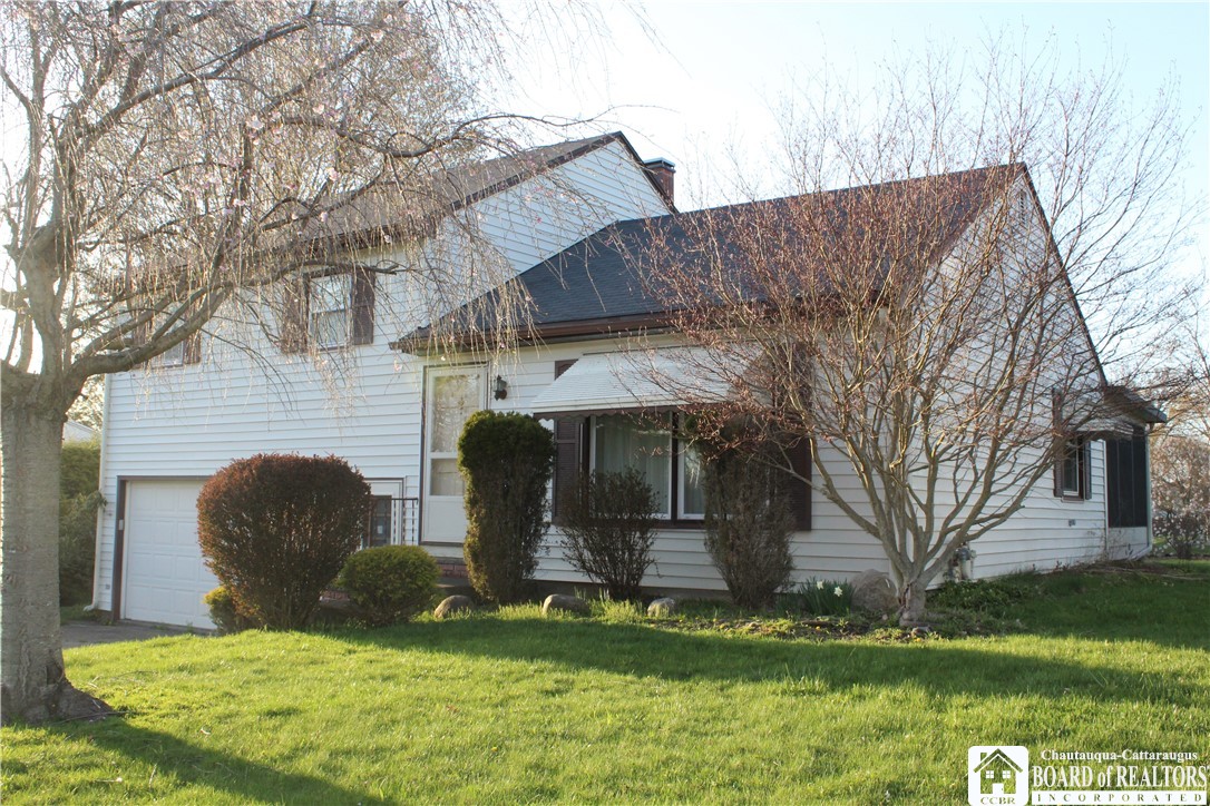 Indiana Ave, Jamestown, NY 14701