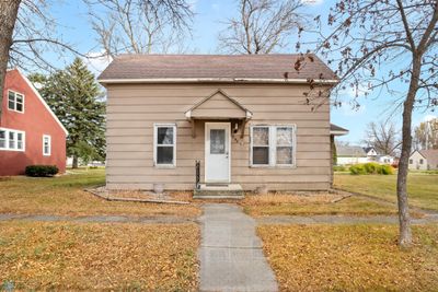 545 5th ST Charming Starter House | Image 1