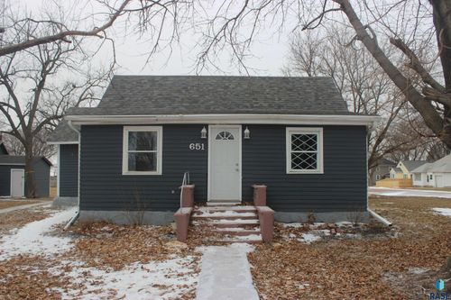 651 N 5th Ave Avenue, Canistota, SD, 57012 | Card Image