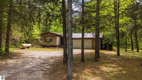 1912 Rosenburg Rd Ne, Kalkaska, MI, 49646-9106 | Card Image