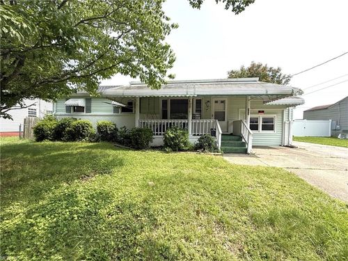 303 Mohican Dr, Portsmouth, VA, 23701-2427 | Card Image