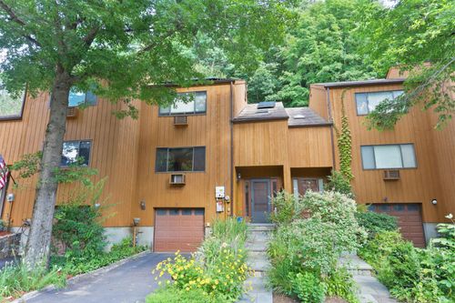 5 Robin Ln, Croton-On-Hudson, NY, 10520-1537 | Card Image