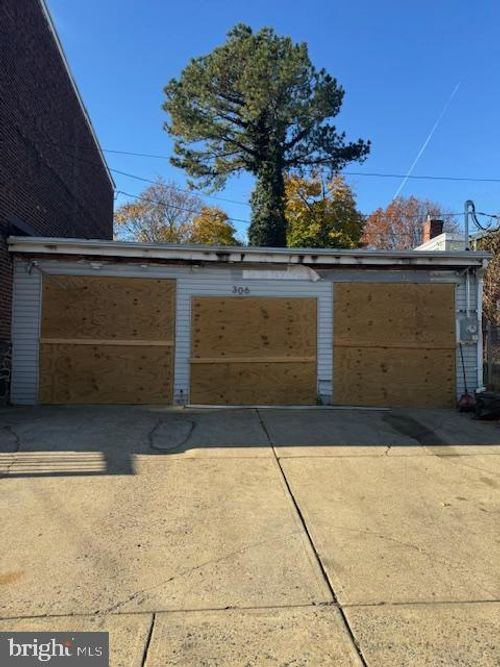 306 W 25th St, WILMINGTON, DE, 19802-4138 | Card Image